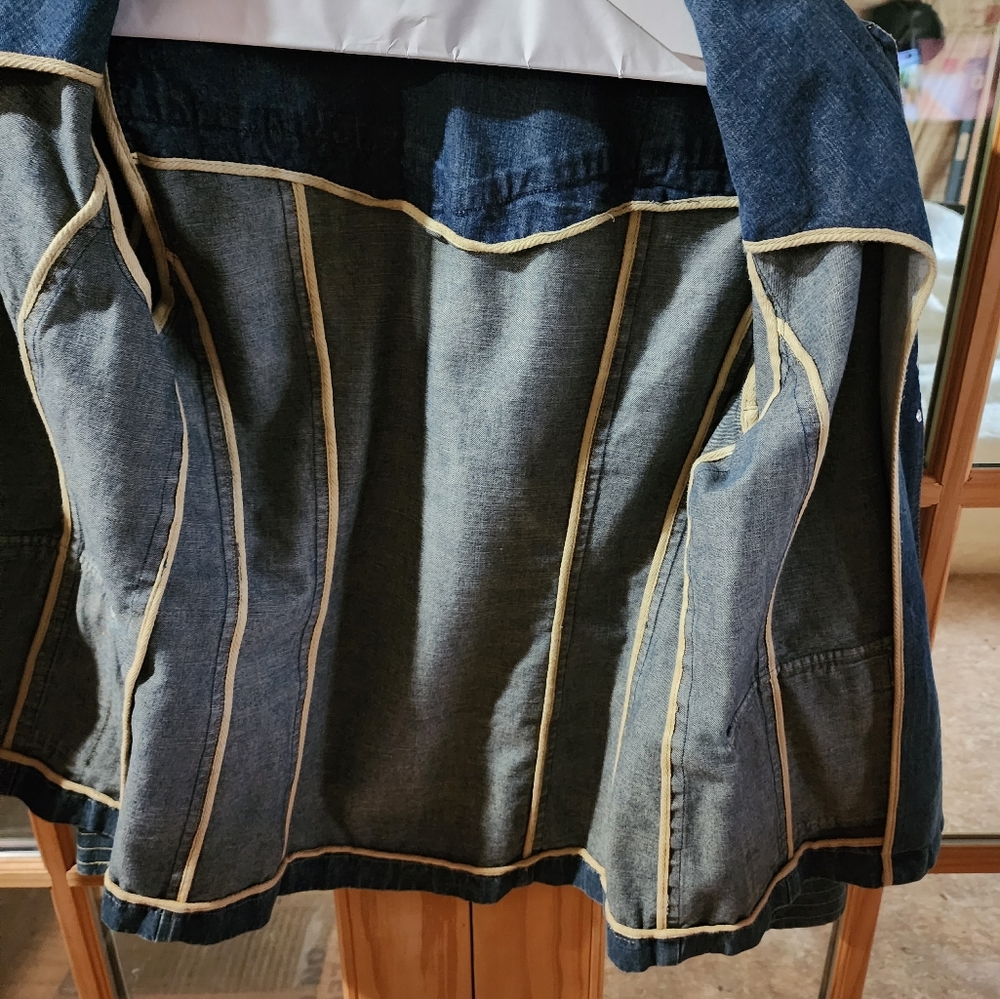 I.e. relaxed ladies demin jacket size Medium